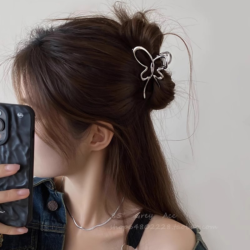 Fijación de viento frío correa de mariposa clip de agarre para mujeres verano 2025 nuevo clip de tiburón caliente tocado temperamento clip de pelo de alta calidad