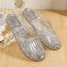 �¿���^ˮ����ЬŮ�ĕr�г����⴩�U�վӼҵ͸���������ЬŮ���Q