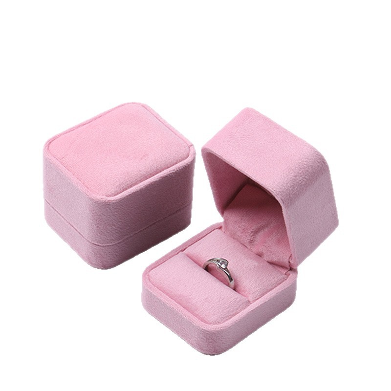 Caja de joyería de terciopelo Lisi rosa de alta calidad transfronteriza a través de anillo clásico pulsera colgante caja de embalaje de joyería redondeada