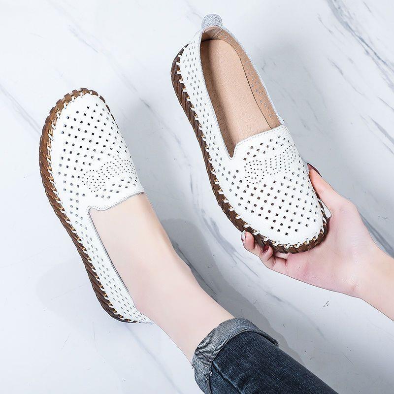 Women's Summer Outdoor Shoes with Hollowed-Out Design, New Style for Middle-Aged Women, Soft Sole, Non-Slip, Wear-Resistant, Ultra-Soft Flat Shoes, Versatile