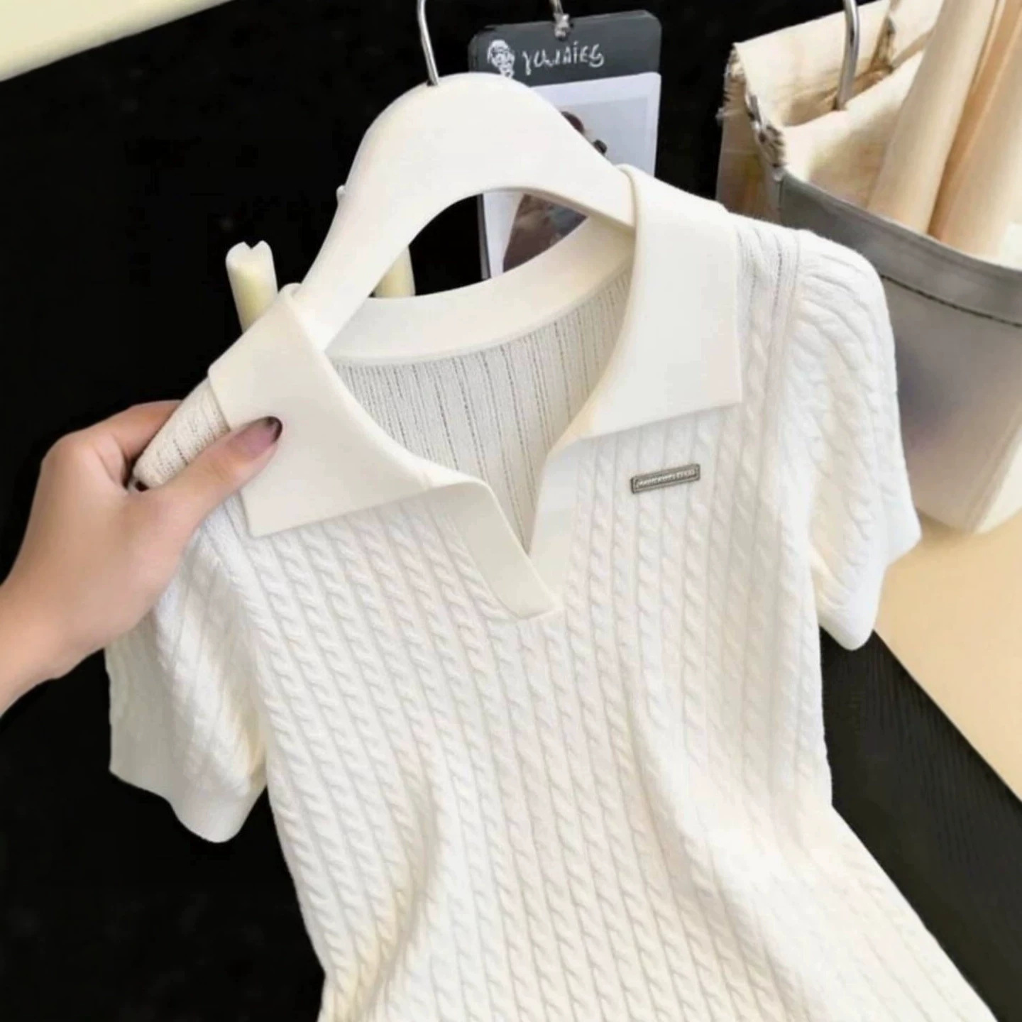 Áo thun nữ cổ polo tay ngắn dáng rộng chất liệu mát lạnh — trắng chi tiết 3