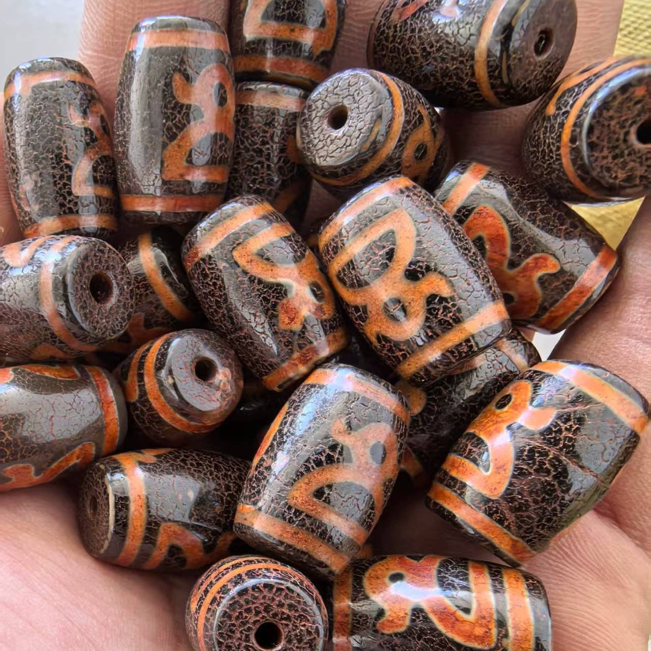 Производитель поставляет натуральный агат 15×22 мм, тибетский узор «апельсиновая корка», внутренний желтый бусины «Бог богатства» Дзи, свободные аксессуары для бусин