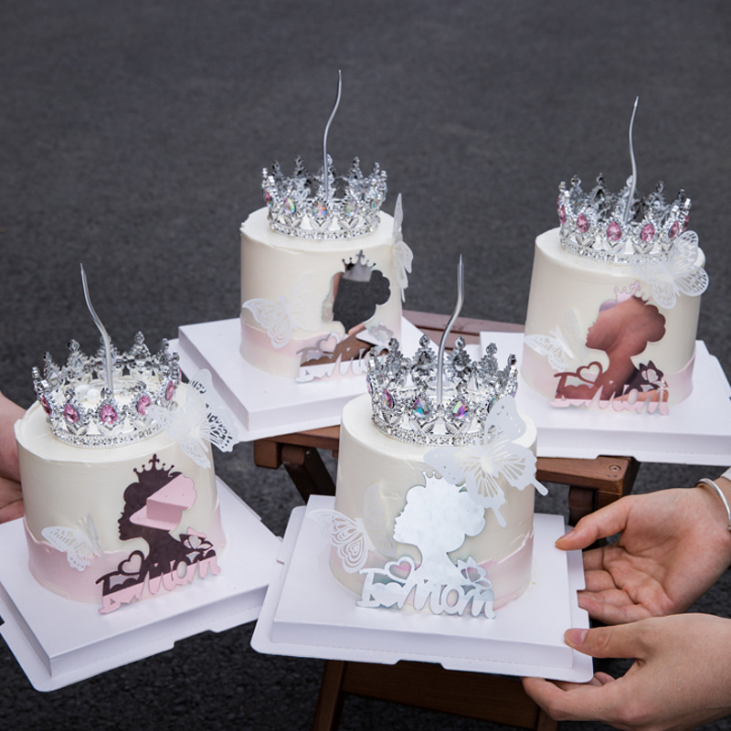 2025 Día de la Madre Gota de agua Diamante Corona Pastel Decoración Adornos Vista trasera Madre Acrílico Plug-in Mariposa Vestir