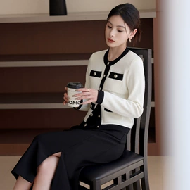 小西装;半身裙;女式衬衫