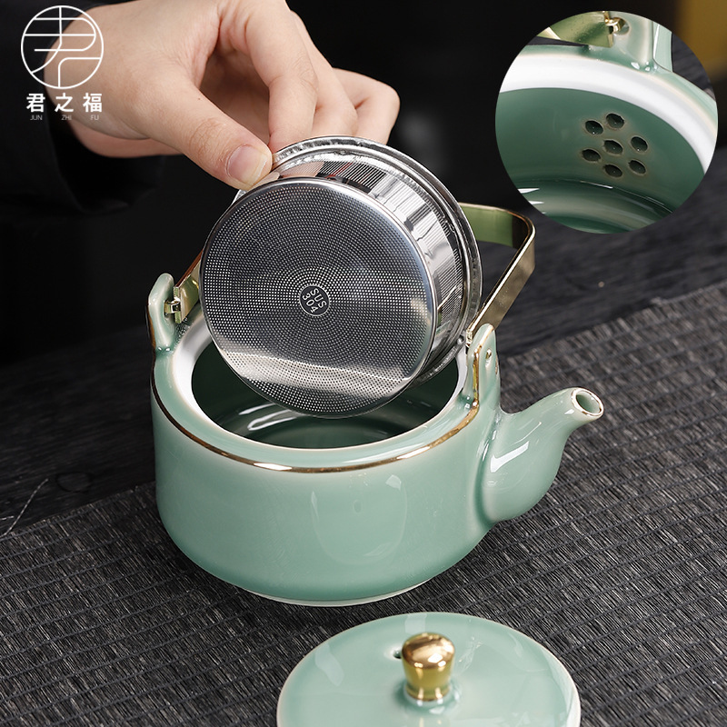 国境を越えた陶磁器の茶器は梁壺の青磁器を持ち上げます。|undefined