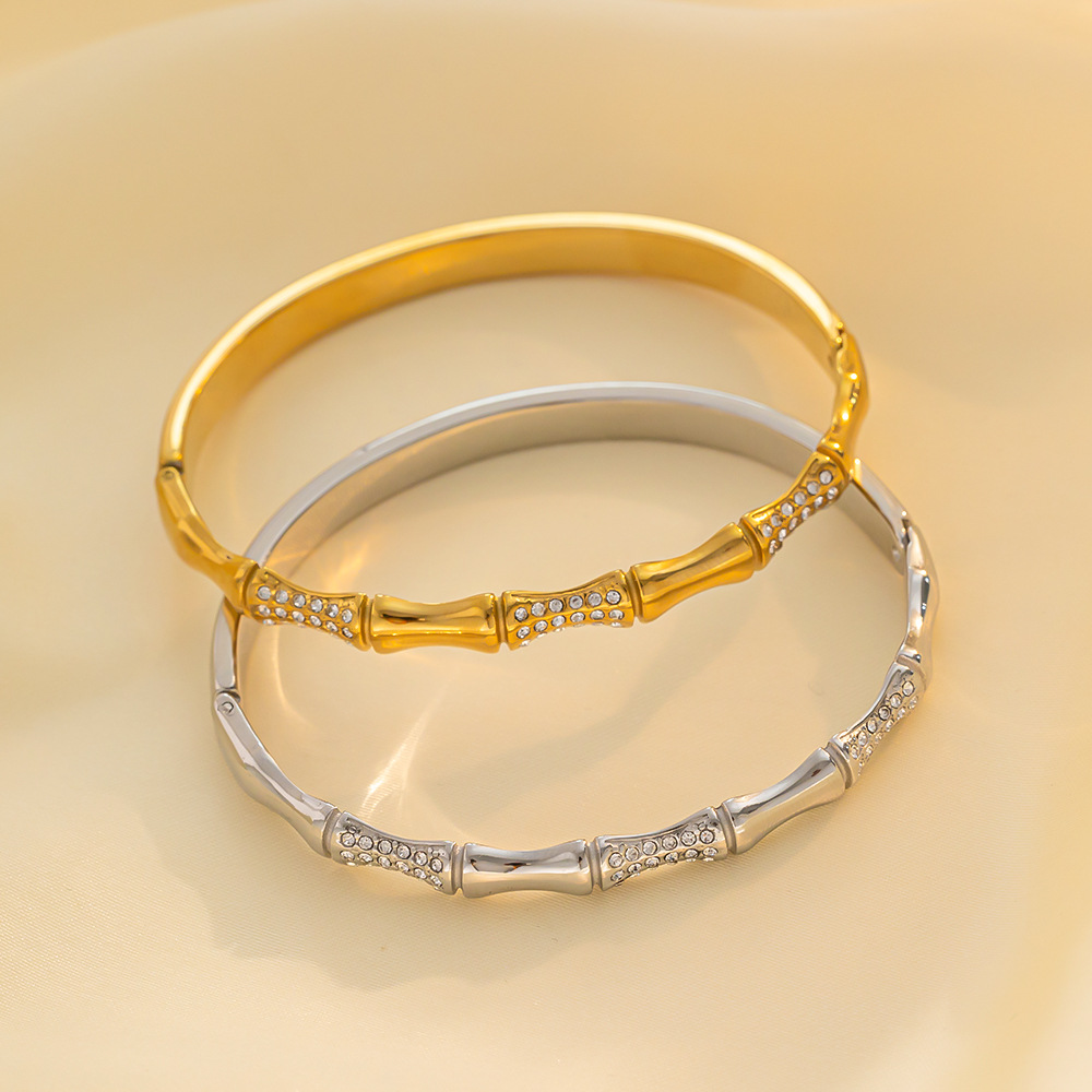 Elegant Bamboo Diamond Bracelet With Gold Plating For Women_voghion.com