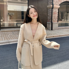 DIGM | 2025秋季极简风高级感通勤V领飘带羊毛西装外套女A32069