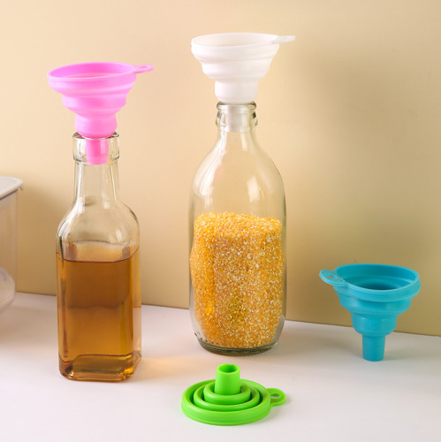 Creative foldable mini retractable funnel kitchen supplies silicone funnel household liquid dispensing oil funnel oil jug funnel