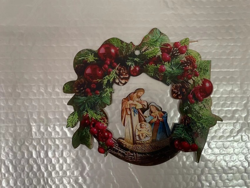 クロスボーダーの花輪クリスマスの門飾りの楠はクリスマスのシーンを飾ってベリーの花輪の松の実を飾ります。|undefined
