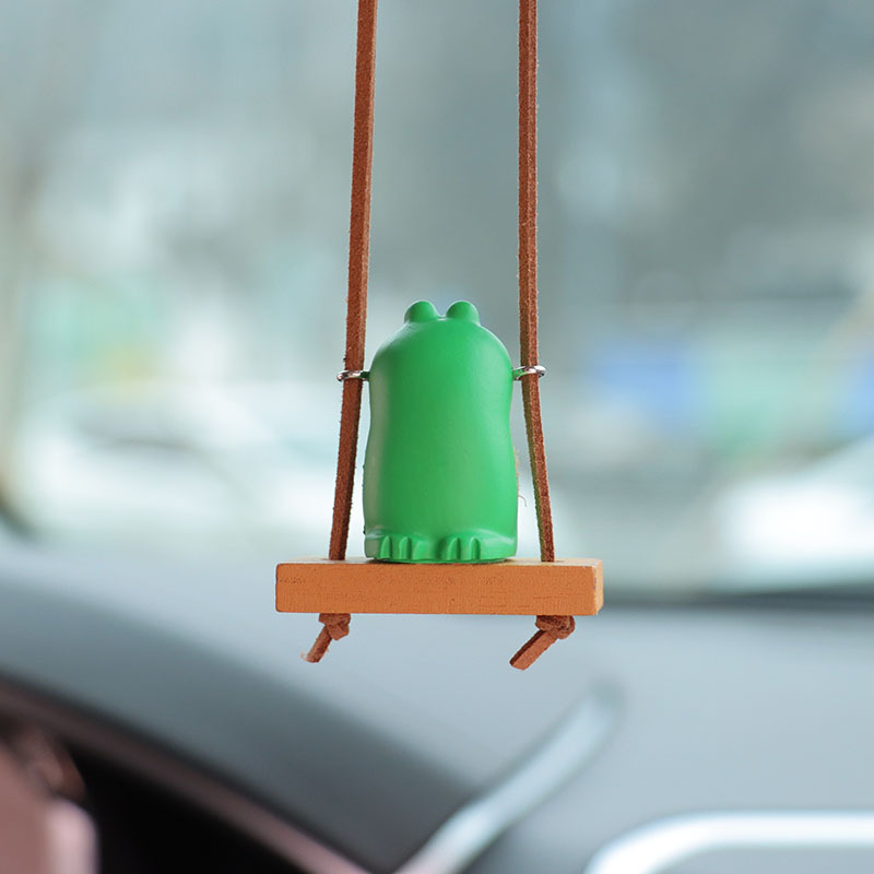 Cartoon frog sitting sofa cross-border car decoration interior pendant pendant car pendant decoration