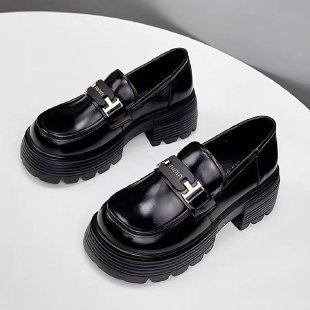 Ӣ���L��ט���Ь2025�����¿��Ьܛ�װٴ�ͨ��СƤЬ�r�Ћ���Ь