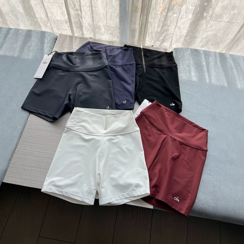 Original Alo Kendall Jenner Style Three-Quarter Cycling Shorts for Women, High-Waisted, Butt-Lifting, Naked-Feel Yoga Sports Fitness Slim Shorts Original Alo Kendall Jenner Style Three-Quarter Cycling Shorts for Women, High-Waisted, Butt-Lifting, Naked-Feel Yoga Sports Fitness Slim Shorts