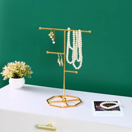 装饰花瓶;饰品展示架;金属工艺品