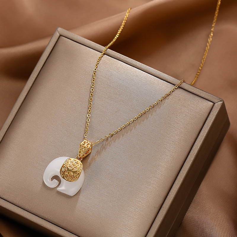 Chinese Style Imitation Jade Elephant Necklace Women's Auspicious Fortune Moral Pendant Niche All-match Fashion Design Sense Jewelry