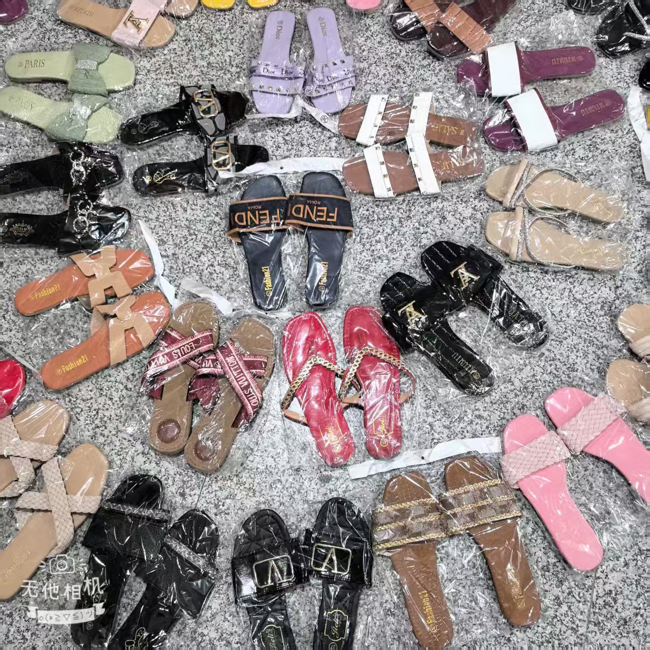 Nuevas zapatillas de dedos abiertos transfronterizos africanos, zapatillas de moda de cabeza cuadrada, zapatillas de verano para mujeres.