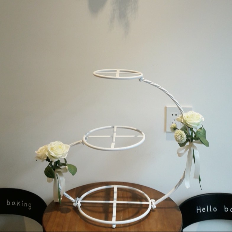 Soporte de Hierro de Tres Niveles Estilo Europeo para Pasteles, Frutero para Bodas, Soporte para Postres, Torre de Pasteles, Venta al Por Mayor Transfronteriza