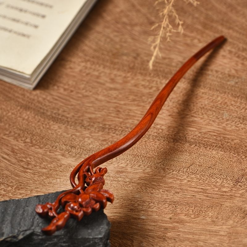 Nueva moda para el cabello hojas de madera de sandalwood esculpida doble cara loto paso de agitación universal pinzas Qixi envió a su novia explosión