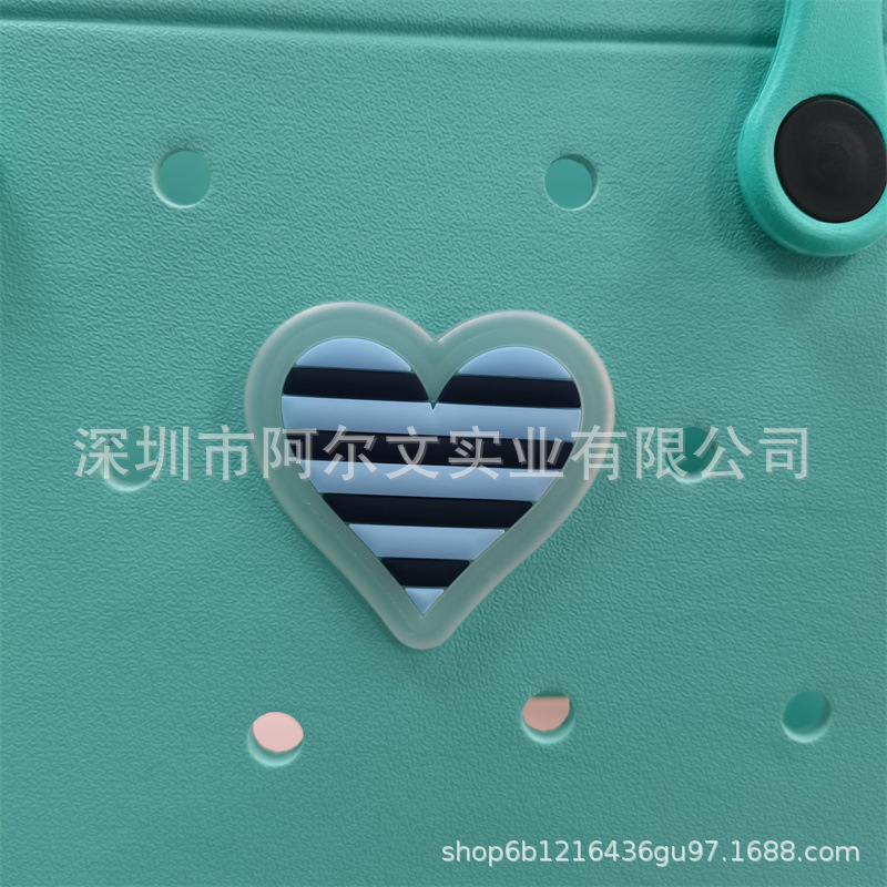 파란색 줄무늬 하트