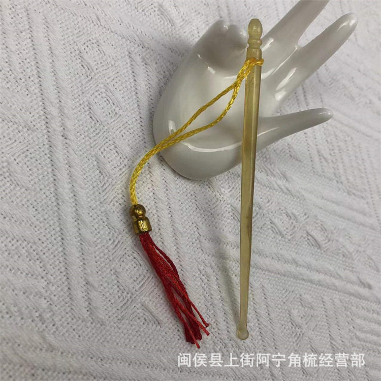 Natural Ox Horn Ear Pick Set 11cm Traditional Ear Cleaning Tool for Personal Care overview