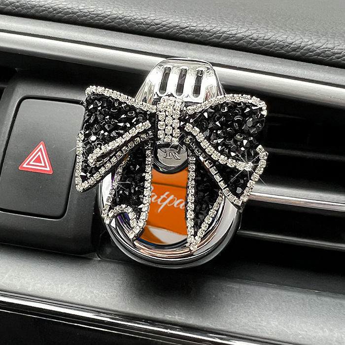 Perfumes de automóviles aromáticos aire acondicionado ventilación perfumes duraderos artículos de decoración de automóviles adornos para hombres y mujeres