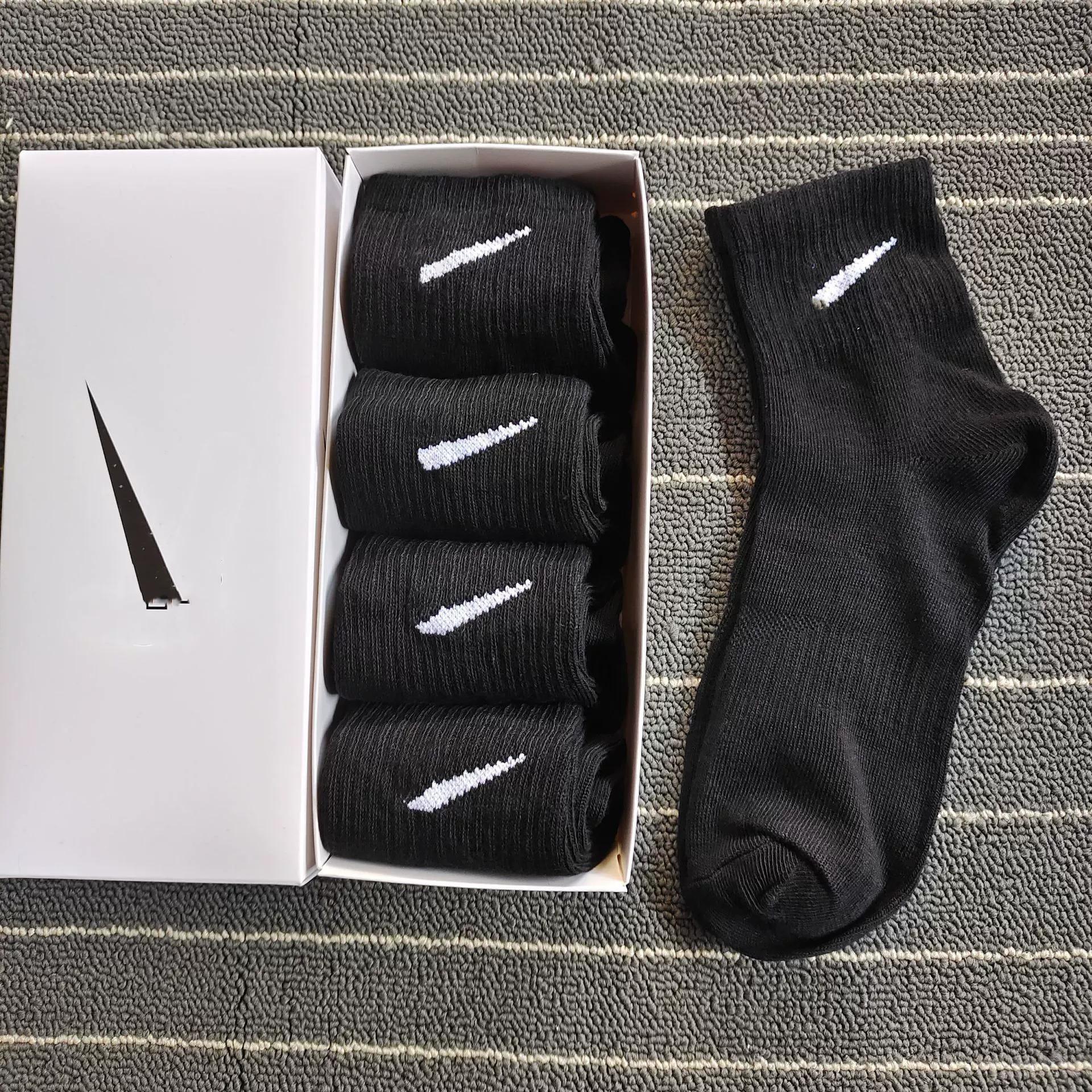 Гольфы (knee socks) Nike средней длины унисекс, смесовый/чесаный хлопок, дышащие, размеры 36–44