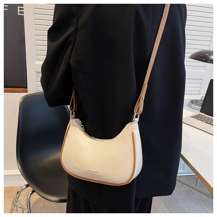 Fashionable Simple Women New Fashion Spring And Summer Shoulder Messenger Bag 23*16*6.5cm display picture 1