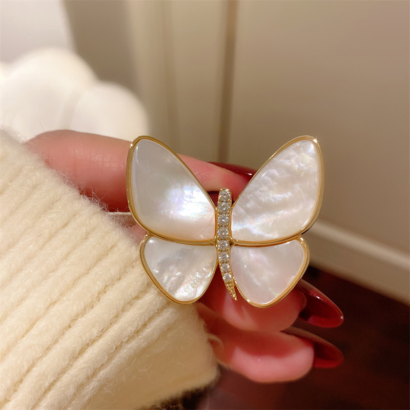 Barco de gala con broche de mariposa de frita de alta calidad broche de flores de mujer exquisita abrigos de otoño y invierno accesorios de lujo temperamento