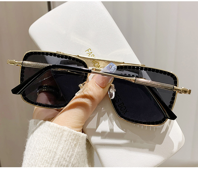 Streetwear Solid Color Ac Square Full Frame Women's Sunglasses display picture 3