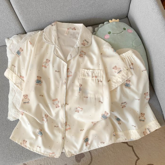 Venta al por mayor transfronteriza de nuevo estilo de seda de hielo elástico de cuatro lados pantalones cortos finos de manga corta traje de pijama mujer verano dulce dibujos animados servicio a domicilio