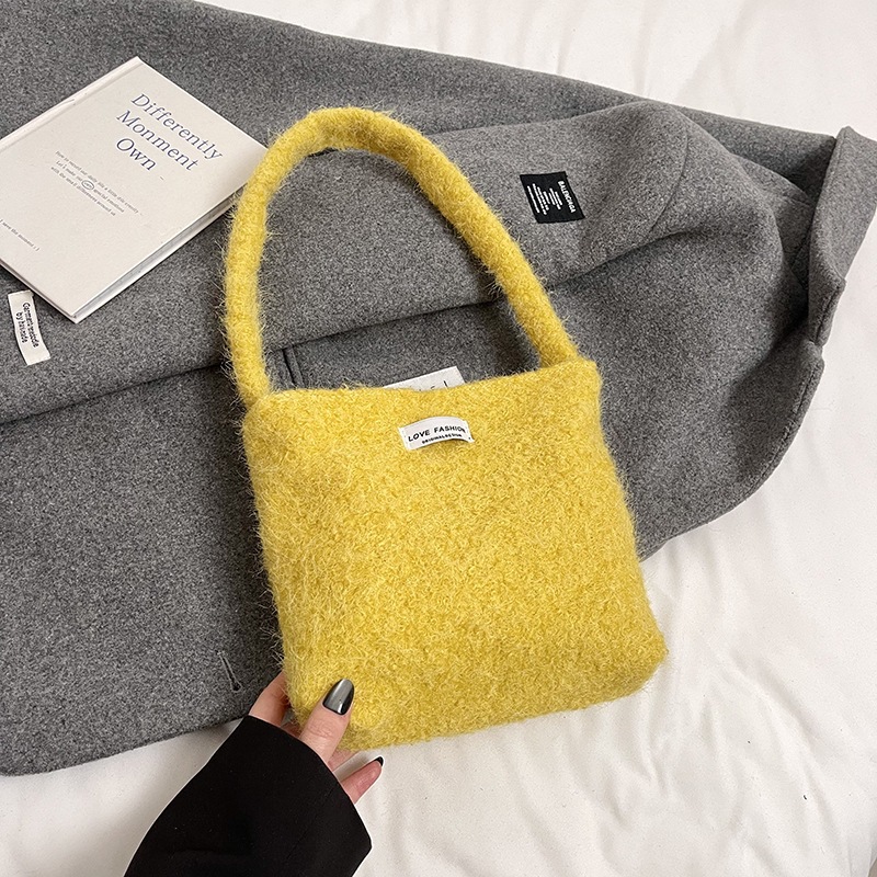 Bolsa de hombro de lana de moda simple para mujeres 2024 nuevo otoño y invierno de moda de la gripe ligera bolso de mano de lujo bolso de brazo