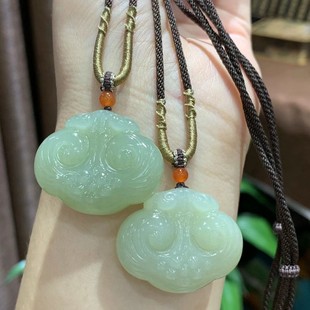 Jin Yu Tang and Tian Yu Ruyi Lock Ice Ice Moisturizing Jade Fine Color Uniform and Chic Exquisite Wear