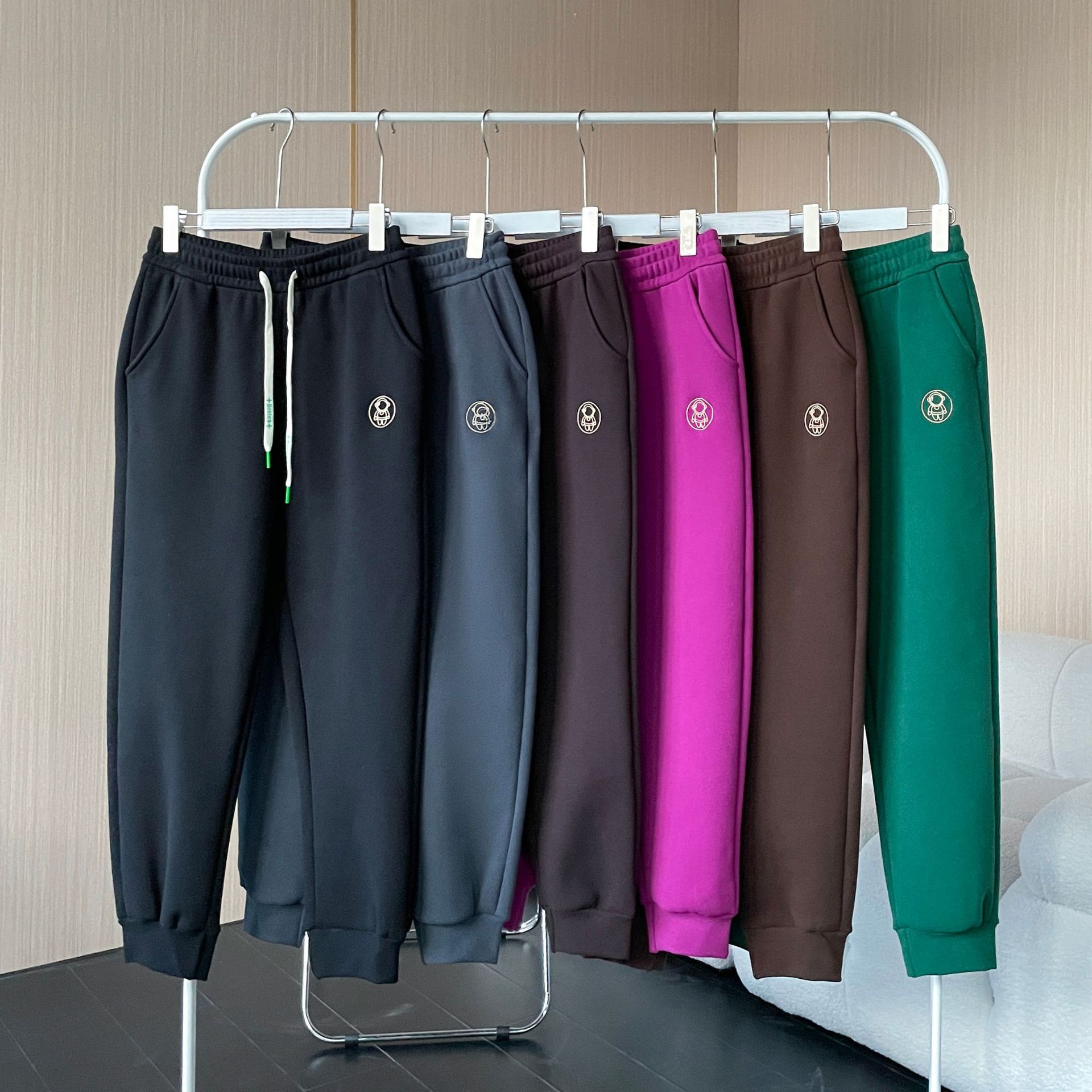 秋冬德绒纳米防风裤女运动立体腰保暖束脚裤加绒加厚宽松休闲卫裤