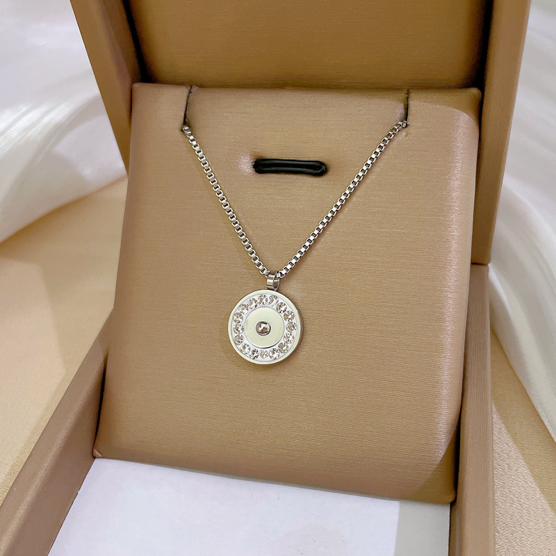 Minimalist Real Gold Collarbone Chain Necklace With Diamonds_voghion.com