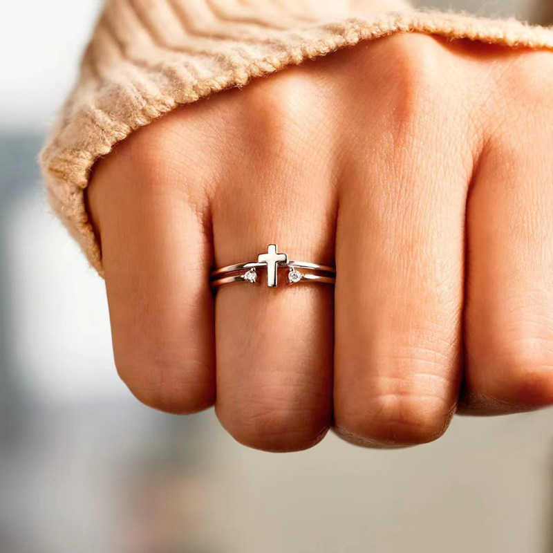 Anello doppio strato con croce e diamanti stile retro_voghion.com