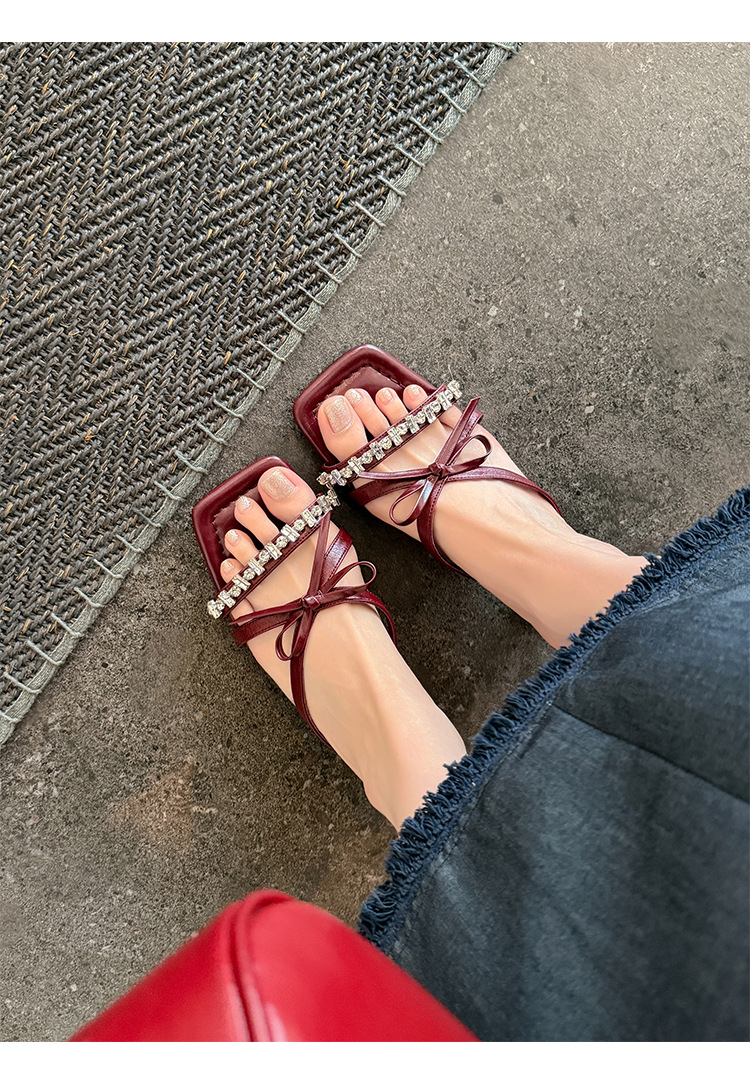 Sandal cao gót nữ mũi vuông đính đá pha lê, quai ngang nơ bướm, gót 9 cm — màu đen, Rượu vang đỏ, màu trắng ngà chi tiết 18