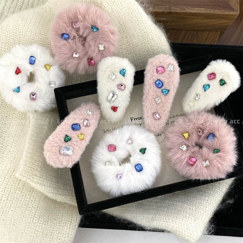 Геометрический фиолетовый? Wait 'fuchsia' is ярко-розовый/фуксия. 'Geometric fuchsia hairgrip, cute bangs, hairpins, hair accessory'
