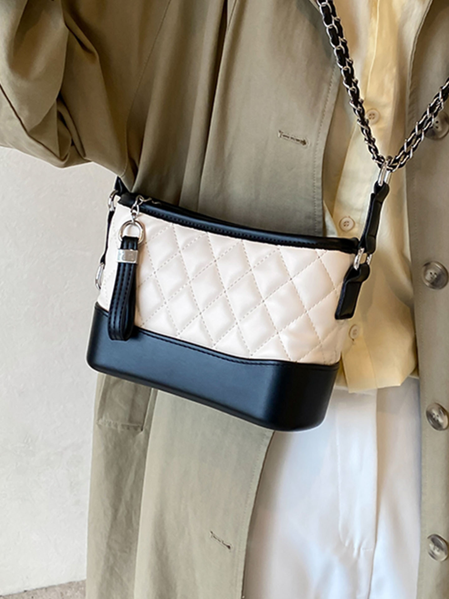 2025 otoño popular bolsas de mujer coreanas versátiles otoño nueva moda cadena de diamante empalme de hombro de moda