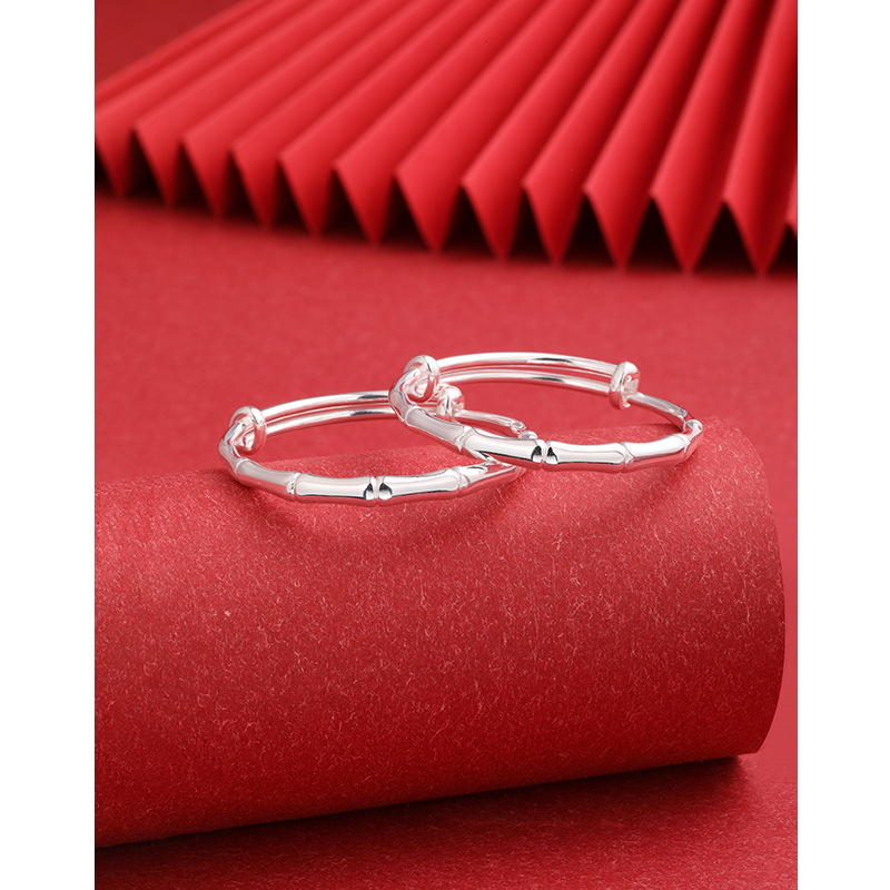 Un par de pulseras de plata de bambú alrededor de 25.3g