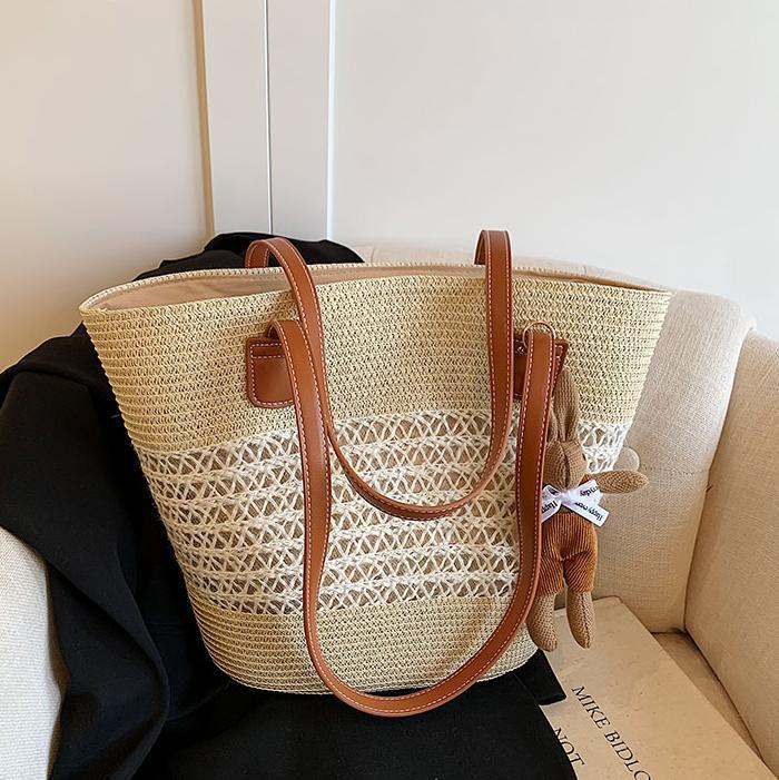 Summer Trendy Vacation Woven Bag for Women, Beach Straw Bag, 2026 New Fashion Versatile Commuter Shoulder Tote Bag