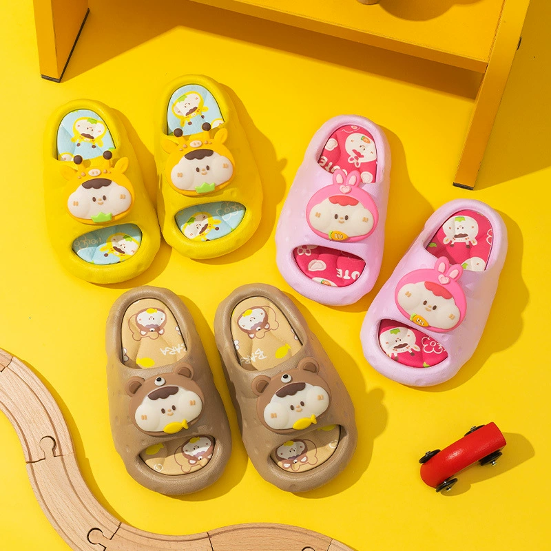 Детские летние тапочки, милые нескользящие домашние тапочки для купания на мягкой подошве с героями мультфильмов для мальчиков и девочек