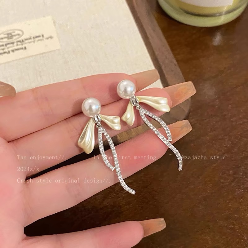 65 # White bow rhinestone ribbon pearl stud earrings