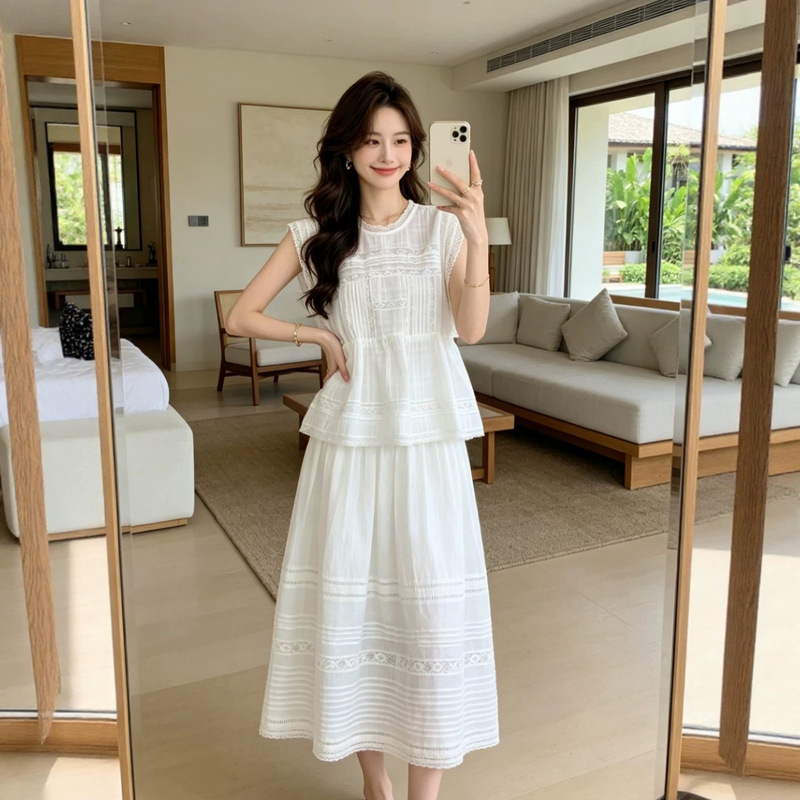 Nanyou Quality Heavy-Duty Lace Patchwork Sleeveless Shirt 2026 Summer Waist-Cinching Ruched Gentle Style White Elegant Top