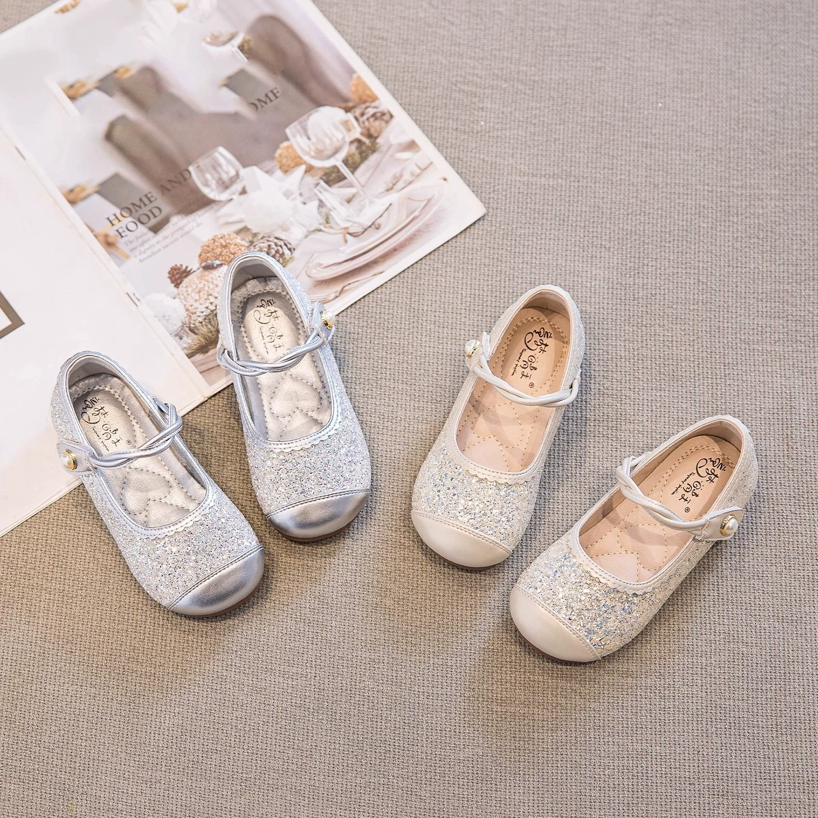 Детская обувь принцессы, новинка 2025 года, маленькие кожаные туфли для девочек, туфли-бобы на мягкой подошве, обувь для девочек, модная верхняя обувь