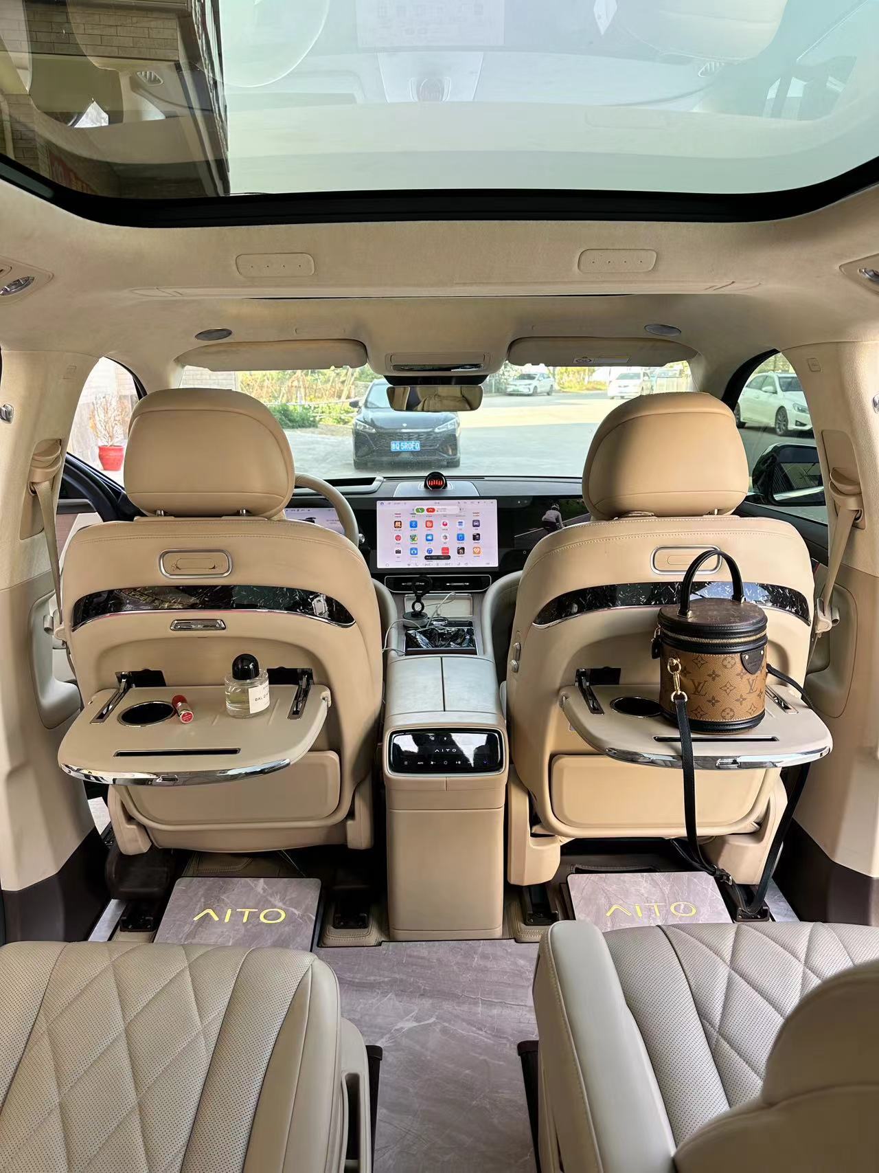 High-End Car Rear Seat Aviation Folding Table, Special Car-Specific Small Table Board, 2026 New Model Small Table Board