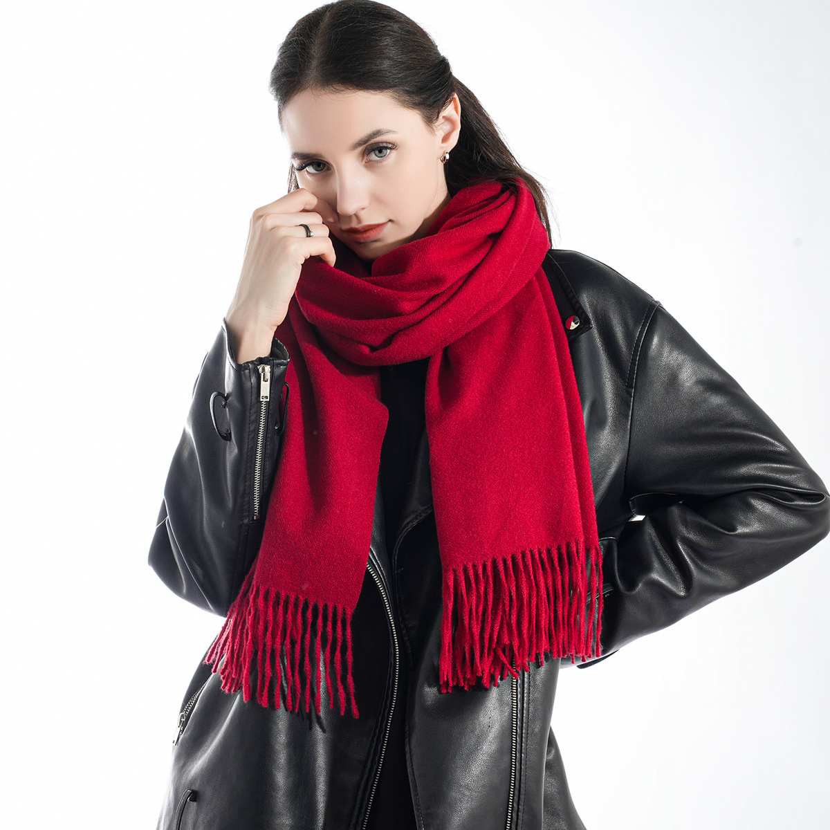 2024 Herbst und Winter Ethno-Stil Leopardenmuster Kurzer Quastengewebter Wollschal für Frauen Warmer Schalschal_voghion.com