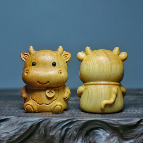 Thuja wood carved small animal handle pieces copper coins calf zodiac cow pendant keychain wooden crafts gifts