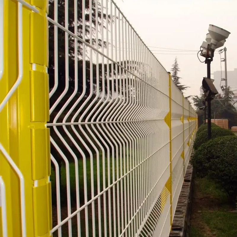 Barrera de pared del patio de la comunidad barrera de columna de melocotón barrera de protección de la escuela de la villa barrera de protección de la pared del estanque de peces barrera de aislamiento triangular doblada