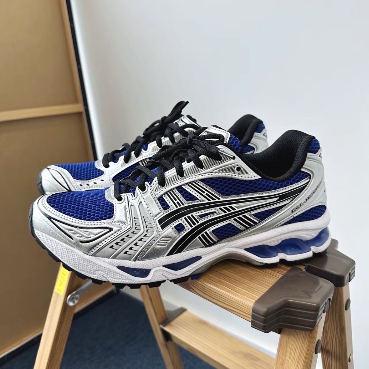 실버 다크 블루