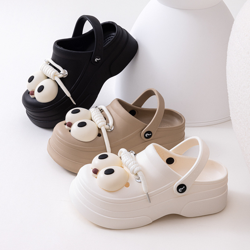 Beach comfortable breathable Crocs-style slippers for leisure