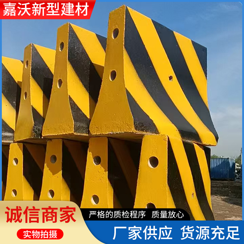混凝土水泥墩交通市政隔离墩防撞墩高速路口分流警示墩防护路障墩